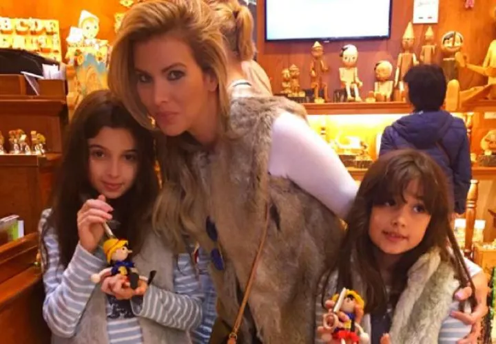 Disfruta al máximo el tiempo con sus hijas.
