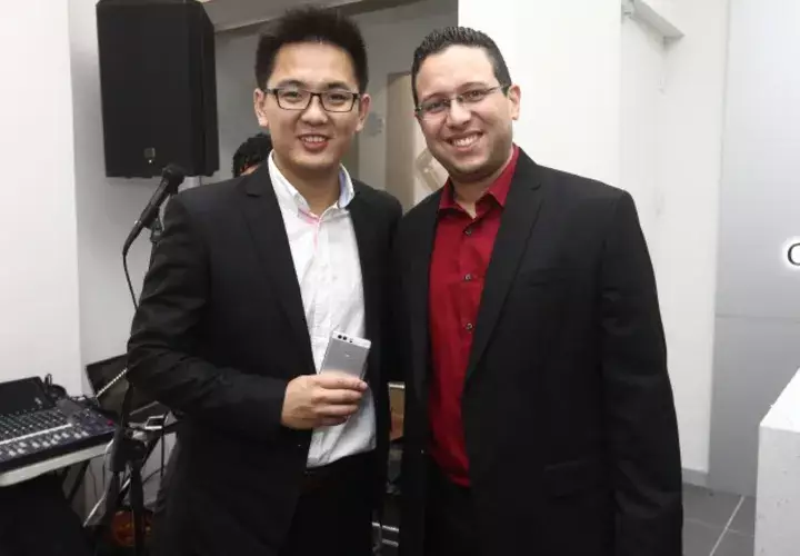 4. Barri Liu y Guillermo Ruiz.