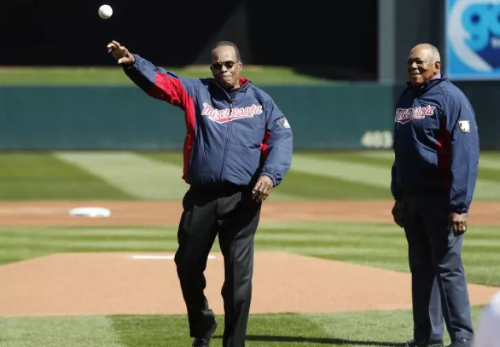 Rod Carew recibió este año un homenaje por los Mellizos de Minnesota, equipo con el que jugó 19 campañas en las mayores. AP