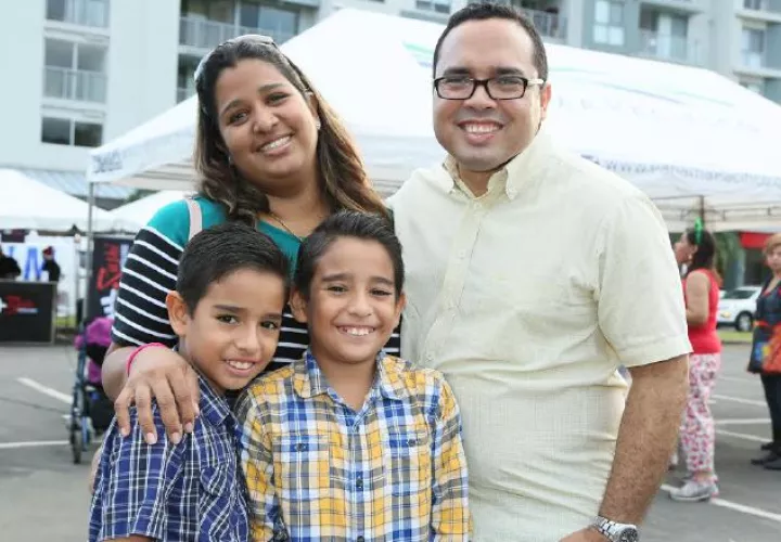 4. Isaac Mendoza, Andrés Mendoza, Tamara Ariza y Ayax Mendoza.