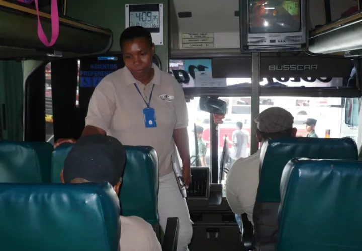 Aseguran que los buses están en mal estado por dentro. Diómedes Sánchez