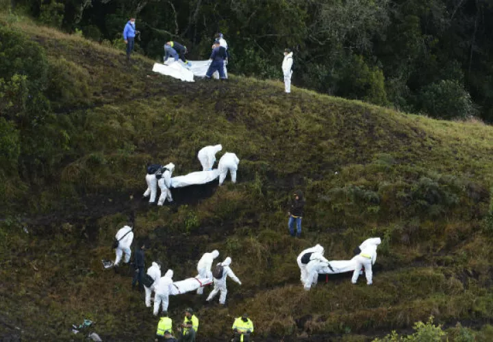 Se cumplió un mes del trágico accidente del avión de Lamia. FOTO/AP
