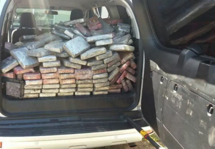 El vehículo fue dejado solo con la droga. 