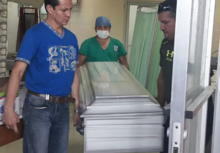 Hoy se entregó el cuerpo de la docente a familiares. Foto: José Vásquez