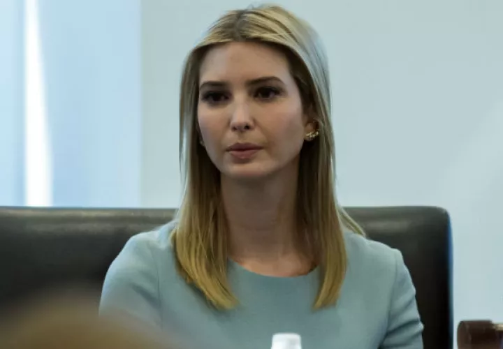 Ivanka Trump, salía de viaje con sus tres hijos y su esposo. FOTO/AP