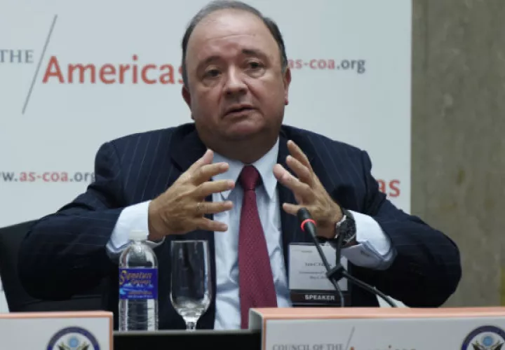 Ministro de defensa de Colombia, Luis Carlos Villegas.