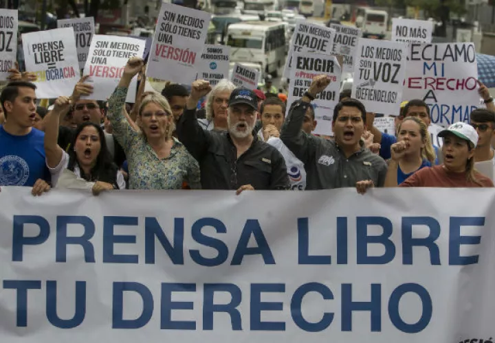 En varios países lo periodistas luchan por la libertad de expresión.