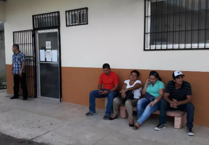 Familiares de la docente. Foto/ José Vásquez