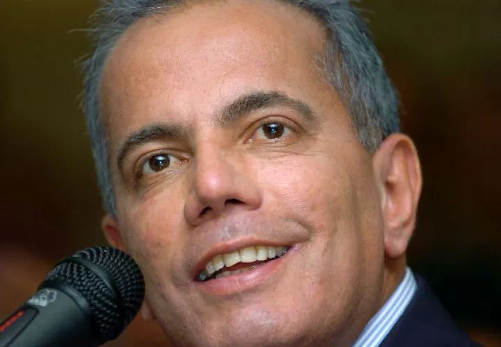 Manuel Rosales, estuvo recluido en una cárcel venezolana desde octubre de 2015. FOTO/AP