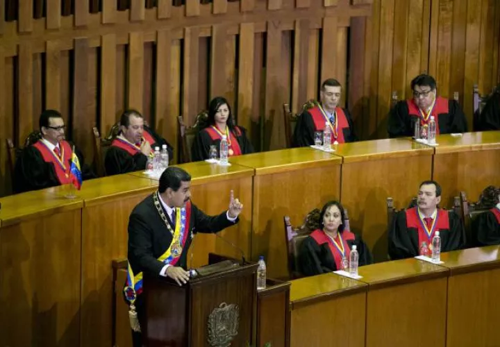 El presidente venezolano dijo que el Parlamento está en desacato. ÁP