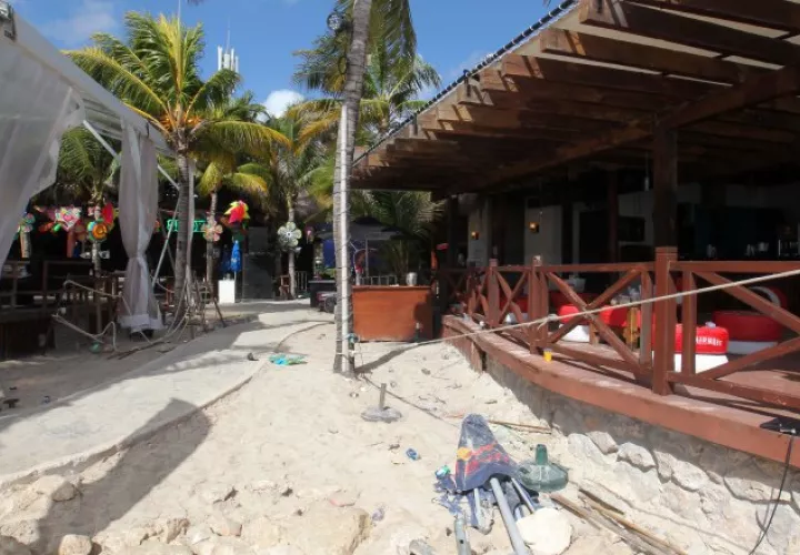 Cuatro de los muertos formaban parte del equipo de seguridad del BPM Festival, certamen de música. AP