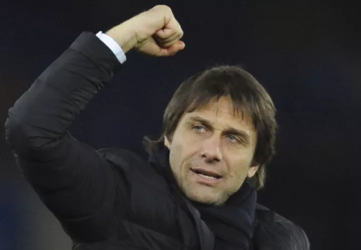 Antonio Conte dirige al Chelsea inglés. AP