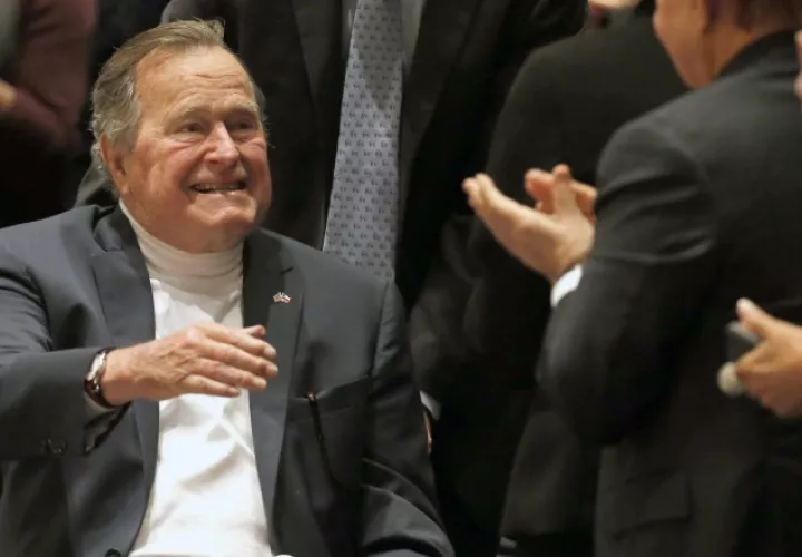 Expresidente de Estados Unidos George H.W. Bush, tiene 92 años