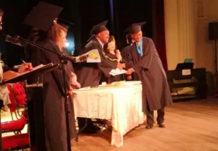 Unos 28 profesionales de los Centros de Estudios Superiores de Bellas Artes de La Chorrera, Colón y escuelas de Teatro, Danza y Música fueron certificados por el Instituto Nacional de Cultura (Inac), correspondientes a la "Promoción 2016". El acto, realizado en el Teatro Anita Villalaz, se inició con una invocación religiosa presidida por el sacerdote Fray Narciso Vique y autoridades de Meduca , Ifarhu e Inac. AC302976