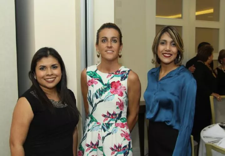 5. Milagros Santana, María Martínez y María Molina.