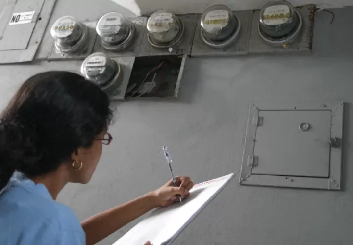Empresas eléctricas fueron las más denunciadas. Archivo