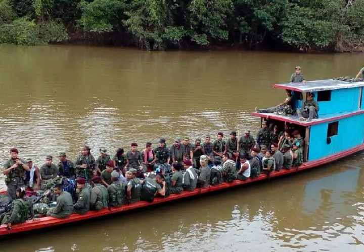Bloque Sur de las Farc, dirigiéndose a los sitios de concentración. EFE