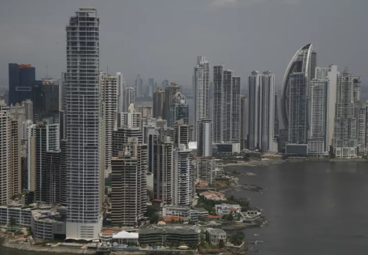 En otros países, el mercado de valores es tan robusto que incentiva la inversión. Archivo