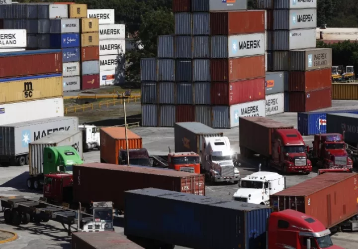 La terminal de Manzanillo disminuyó un 14.91% en la actividad con 65 mil 551 movimientos. Archivo
