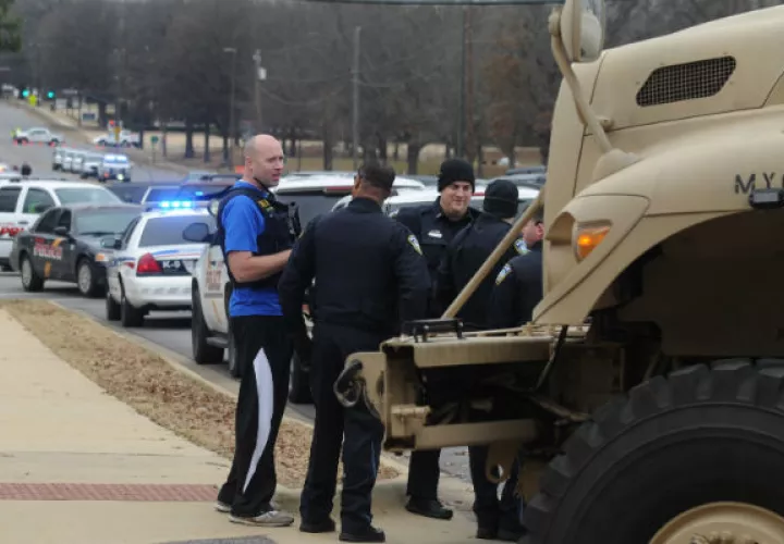 La policía de Alabama, respondió rápidamente ante la emergencia. FOTO/AP