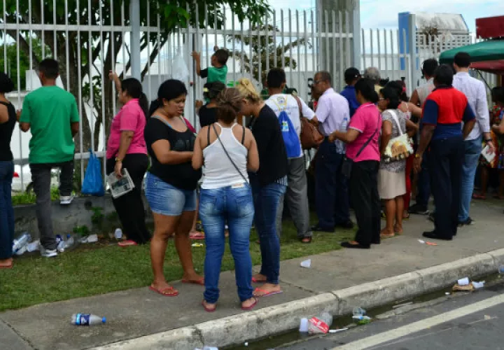  Más de cien reos continúan fugados, según el más reciente balance de la Secretaría de Administración Penitenciaria de Amazonas (Seap), ya que hasta el momento las autoridades solo han conseguido capturar a cerca de 70 internos. 