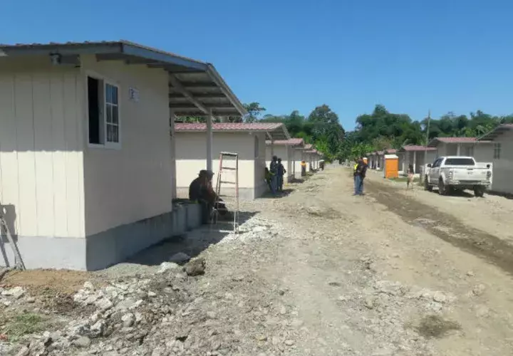 Casas del programa Techos de Esperanza. Foto: Leonardo Machuca. 