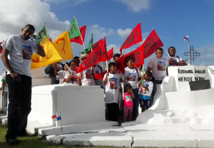 Realizan actos en la tumba de  Ezequiel González Meneses, mártir penonomeño. FOTO/Elena Valdez