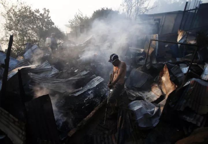 El siniestro se produce a pocos días de otro gran incendio, que al inicio de año se prolongó por casi tres días, dejó 222 viviendas destruidas y 19 lesionados. FOTO/EFE