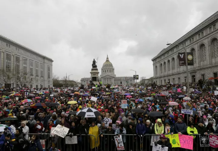 El sábado las mujeres de EE.UU. y el mundo marcharon contra Donald Trump. FOTO/AP