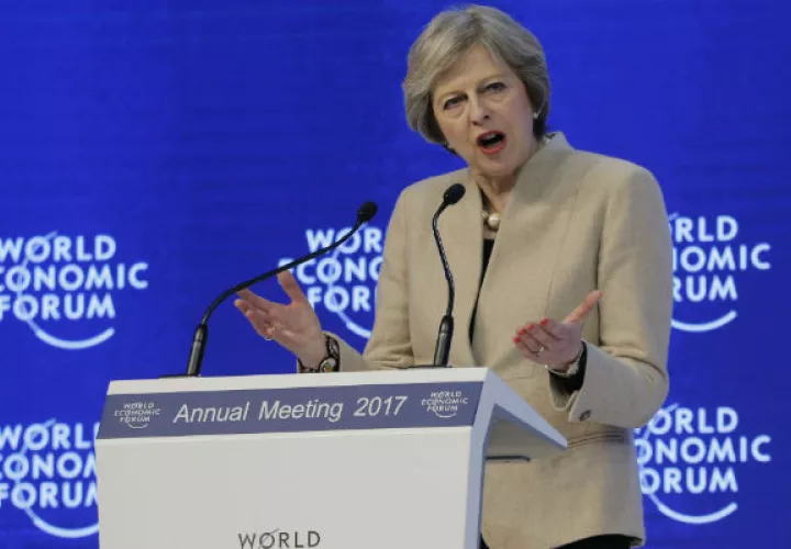 La primera ministra británica, Theresa May,  recalcó en un comunicado su deseo de estrechar los lazos entre Washington y Londres. FOTO/AP