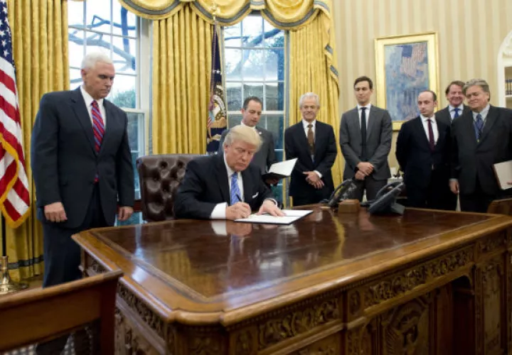 Este fue el primer día de actividades formales del presidente Donald Trump. Foto/ EFE