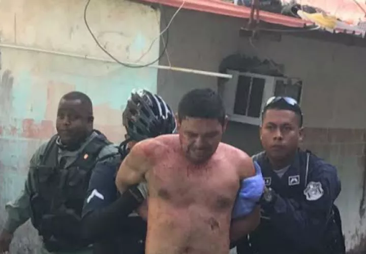 Se necesitaron varias unidades de la policía. Foto: Delfia Cortez.