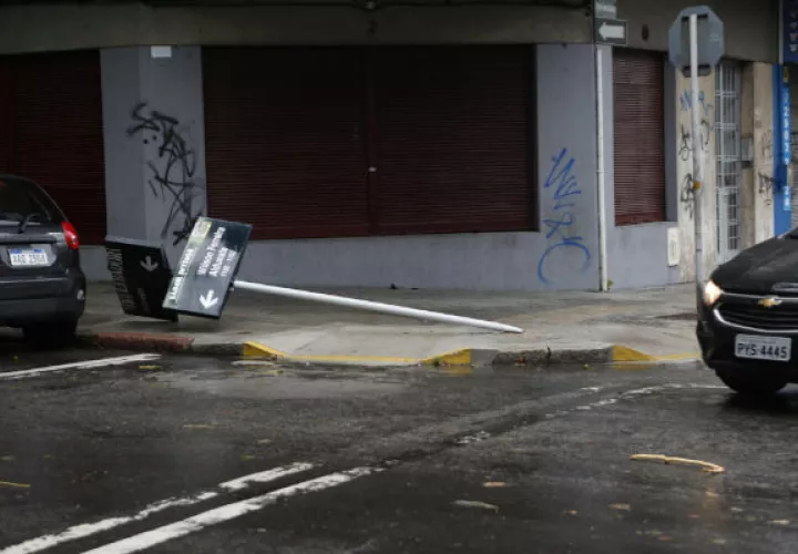 Las fuertes tormentas han causado destrozos en varios sectores del país. FOTO/EFE