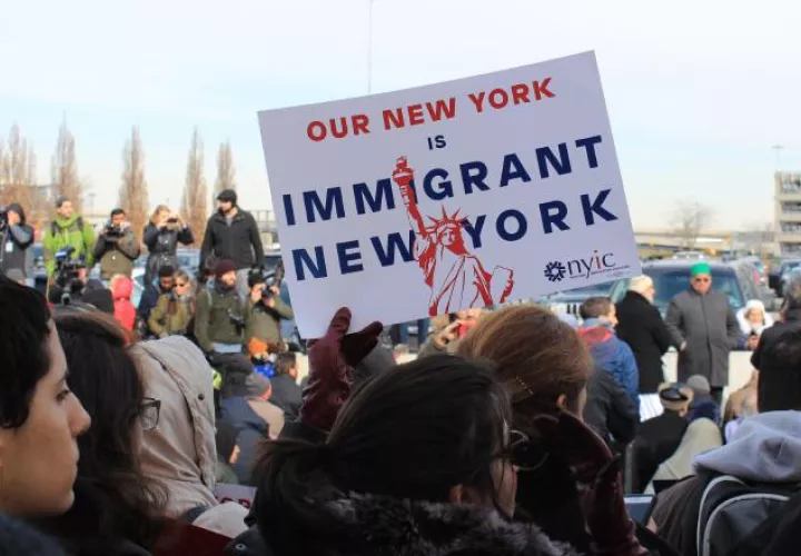 Protestas en el aeropuerto Kennedy de Nueva York, en  contra del veto migratorio de Donald Trump. EFE