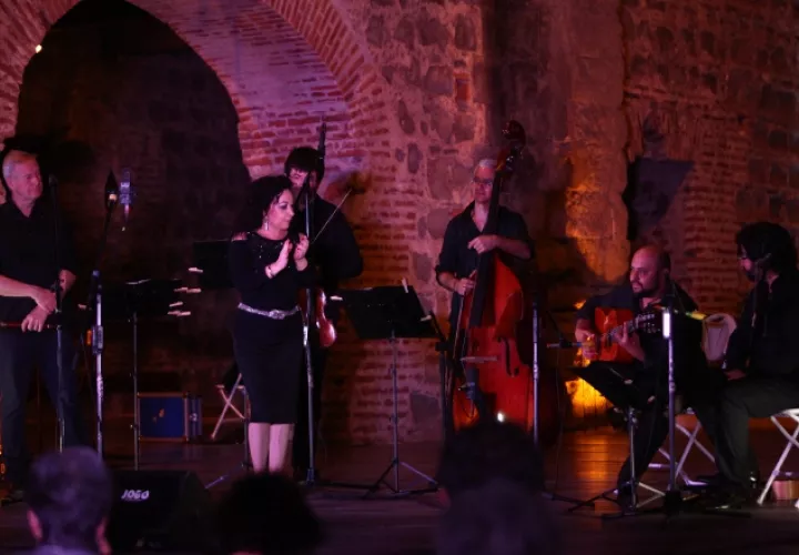 La concurrencia estaba feliz, como en la fiesta flamenca de los gitanos del Sacramonte de Granada. Aurelio Herrera Suira