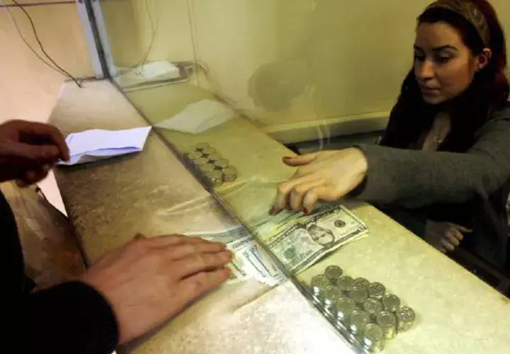 El aumento está relacionado no solo con las causas de la inmigración, sino con los cambios en la tecnología de transferencia de dinero. Archivo EFE