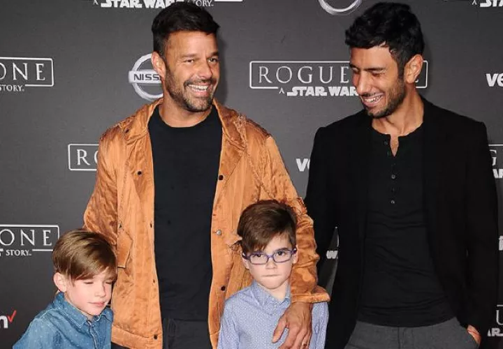 Martin, de 45 años, dio la bienvenida a sus gemelos, Matteo y Valentino, a través de una madre sustituta en 2008.