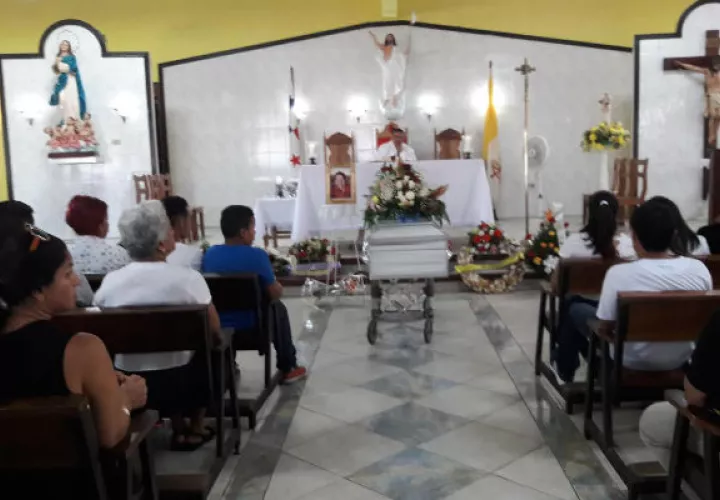 Funeral de la profesora. Fotos: José Vásquez. 
