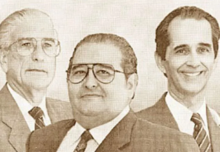 Junto a Guillermo Ford  y Guillermo Endara Galimany (centro).