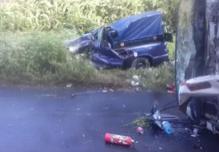 Los autos quedaron en pésimas condiciones. Foto: Leonardo Machuca. 