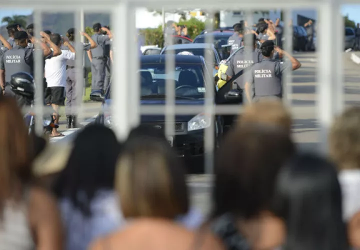 Agentes de Policía al interior de un cuartel. FOTO/EFE