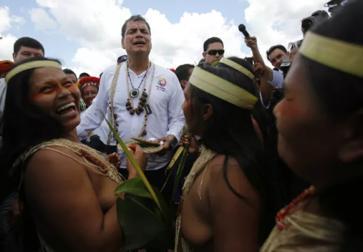 Rafael Correa recorre las áreas indígenas. FOTO/AP