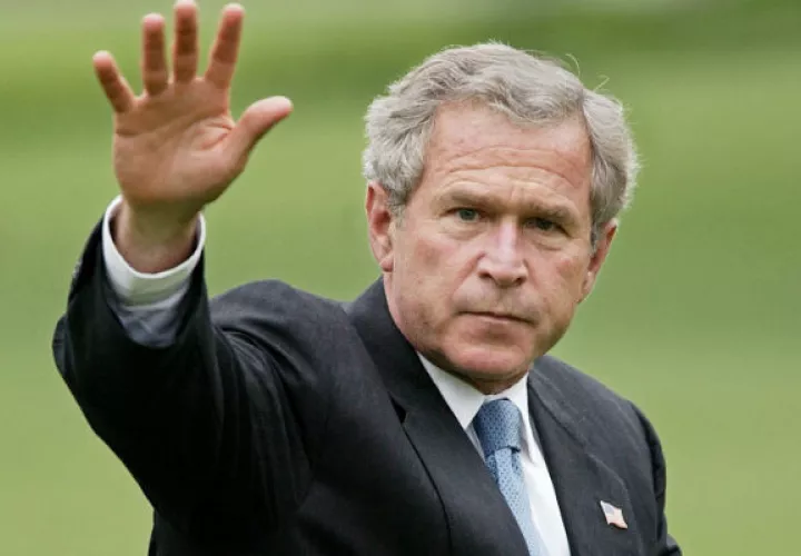 George W. Bush, dijo que  es difícil unir al país con los medios tan repartidos. FOTO/EFE