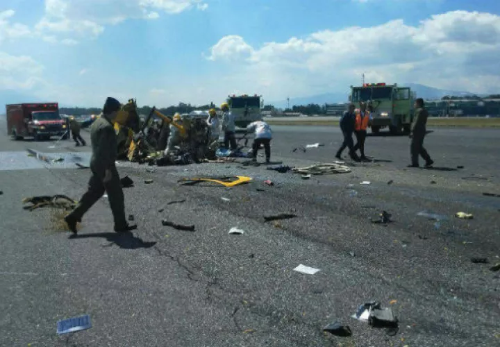 Las autoridades comenzaron las investigaciones sobre el accidente aéreo. FOTO/EFE