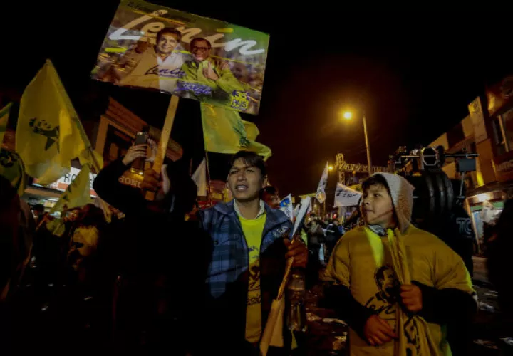 El exvicepresidente Lenin Moreno, cerró con una multitudinaria concentración. FOTO/EFE