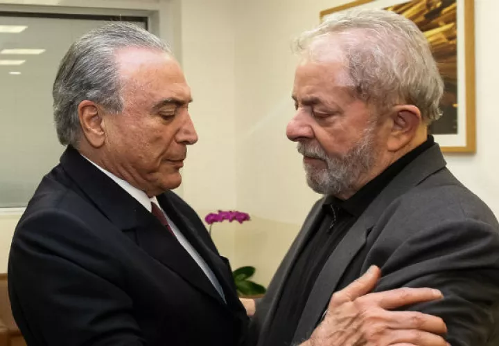 Lula recibe las condolencias del presidente Temer. Foto: EFE