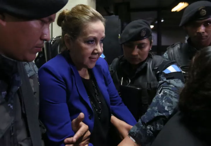 Blanca Stalling continúa siendo magistrada porque solo está separada del cargo con goce de salario. FOTO/EFE