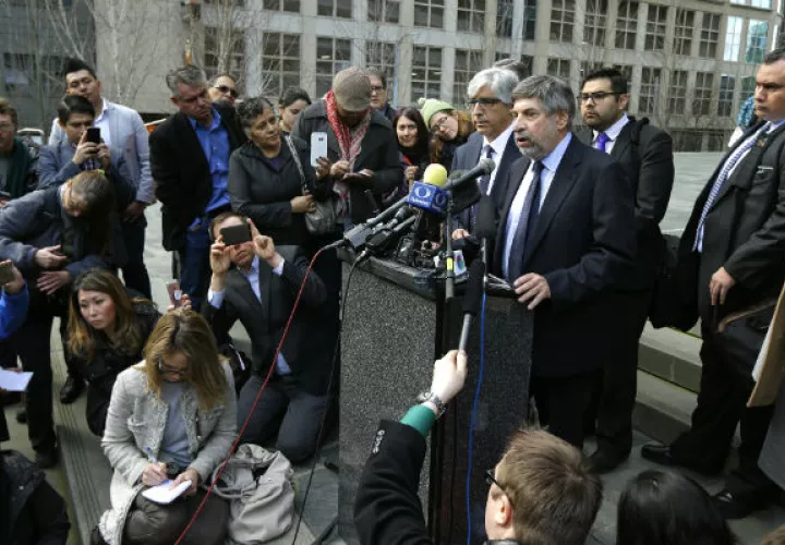 Mark Rosenbaum, y Theodore Boutrous Jr., son los abogados del joven Daniel Ramírez Medina. FOTO/AP