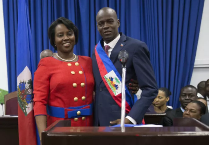 El presidente haitiano, Jovenel Moise, junto a su esposa. Foto/ EFE