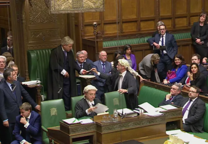 Parlamentarios dura la sesión sobre el brexit. FOTO/AP